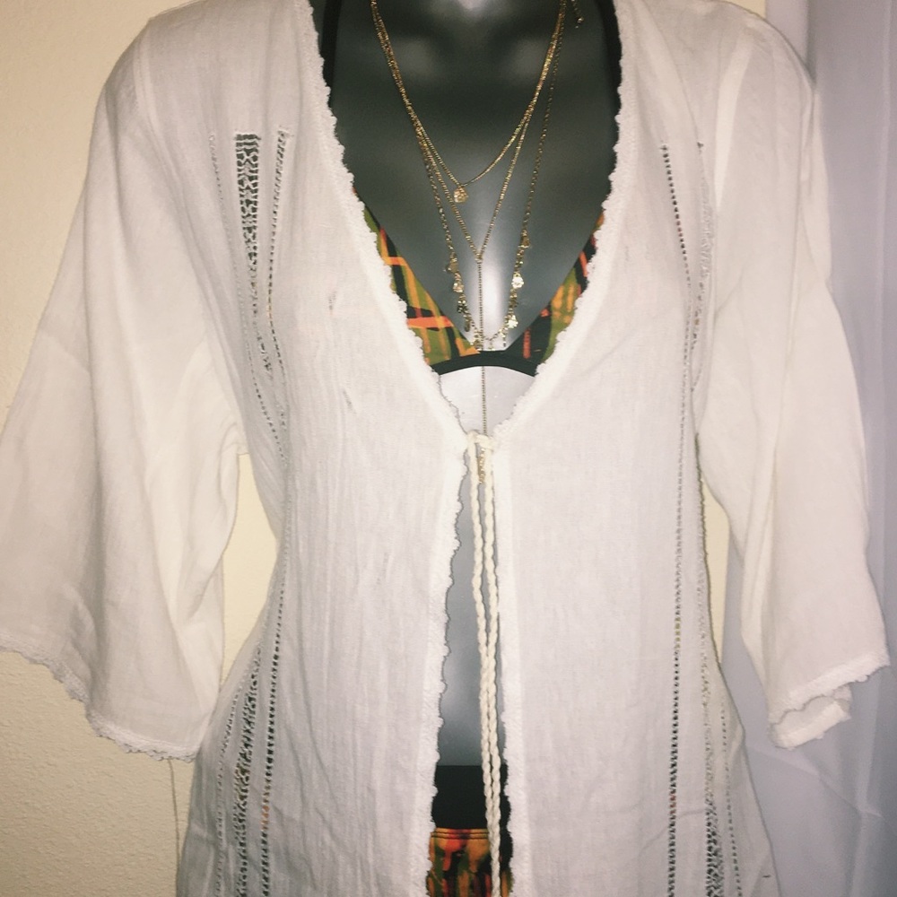 WHITE HANDMADE COVERUP